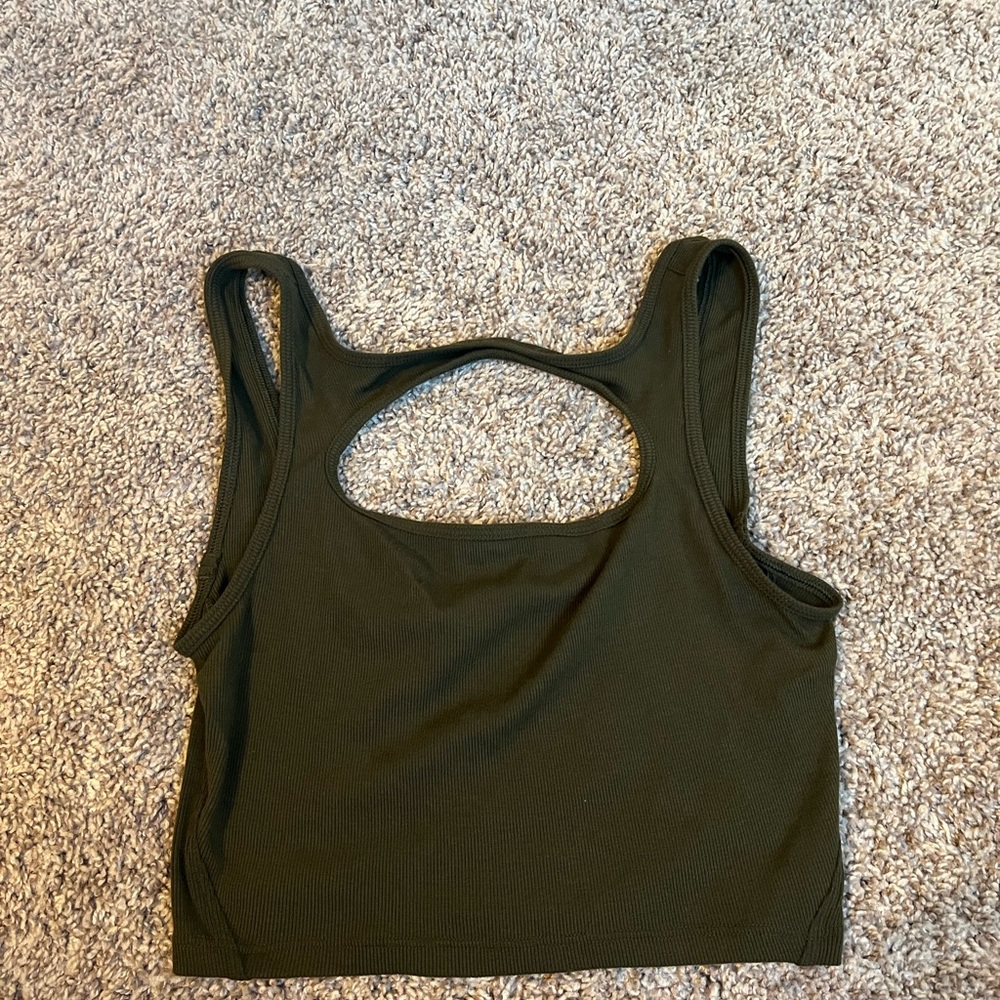 Lululemon front cut crop top